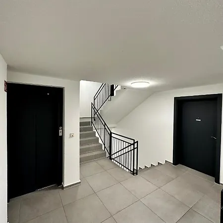 Zwischen Hafen Und Stadt